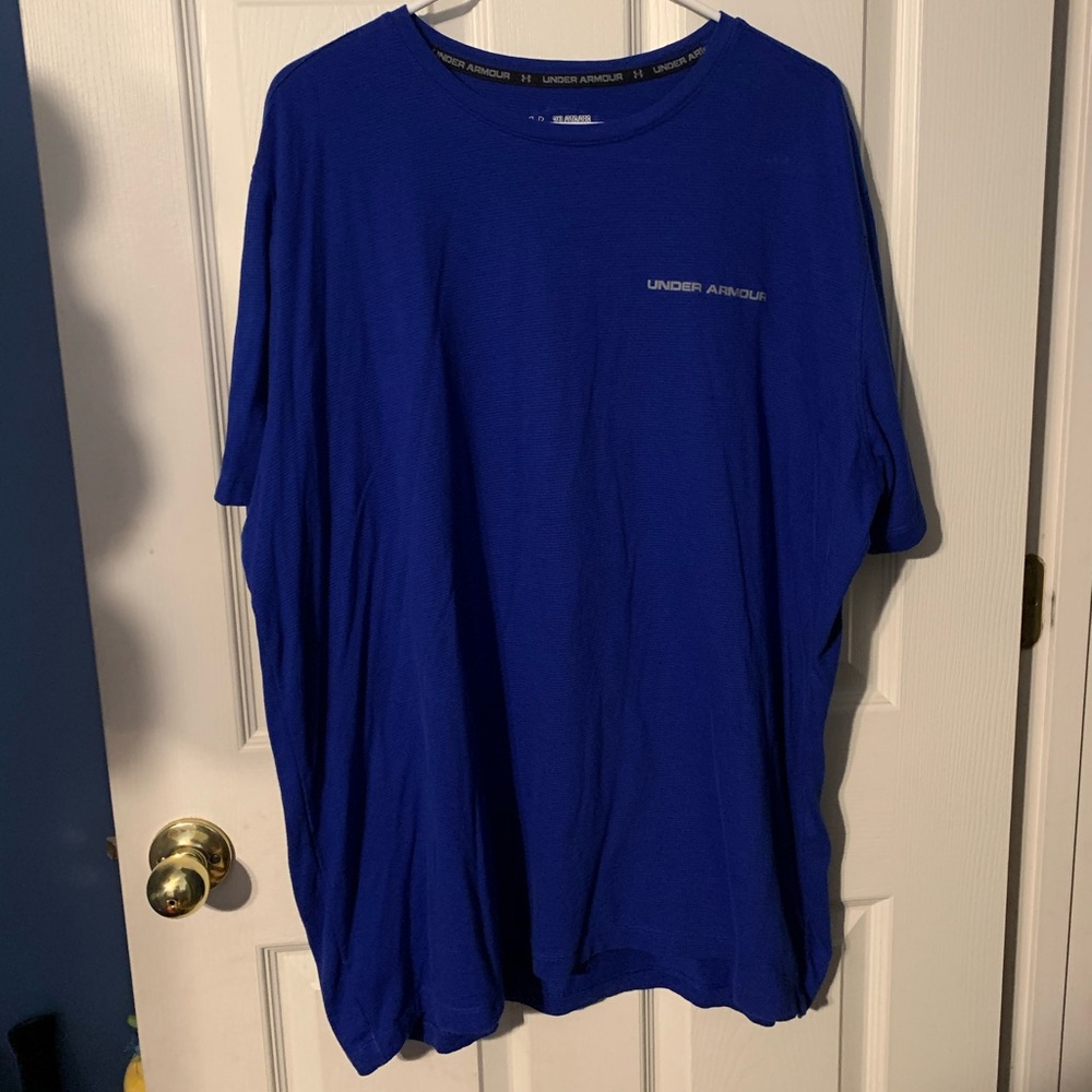 Under Armour shirt!